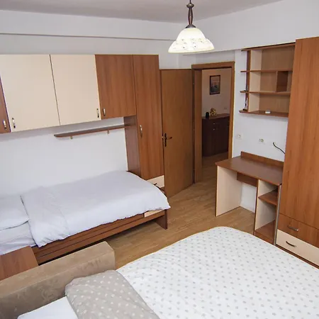Ln Apartment *